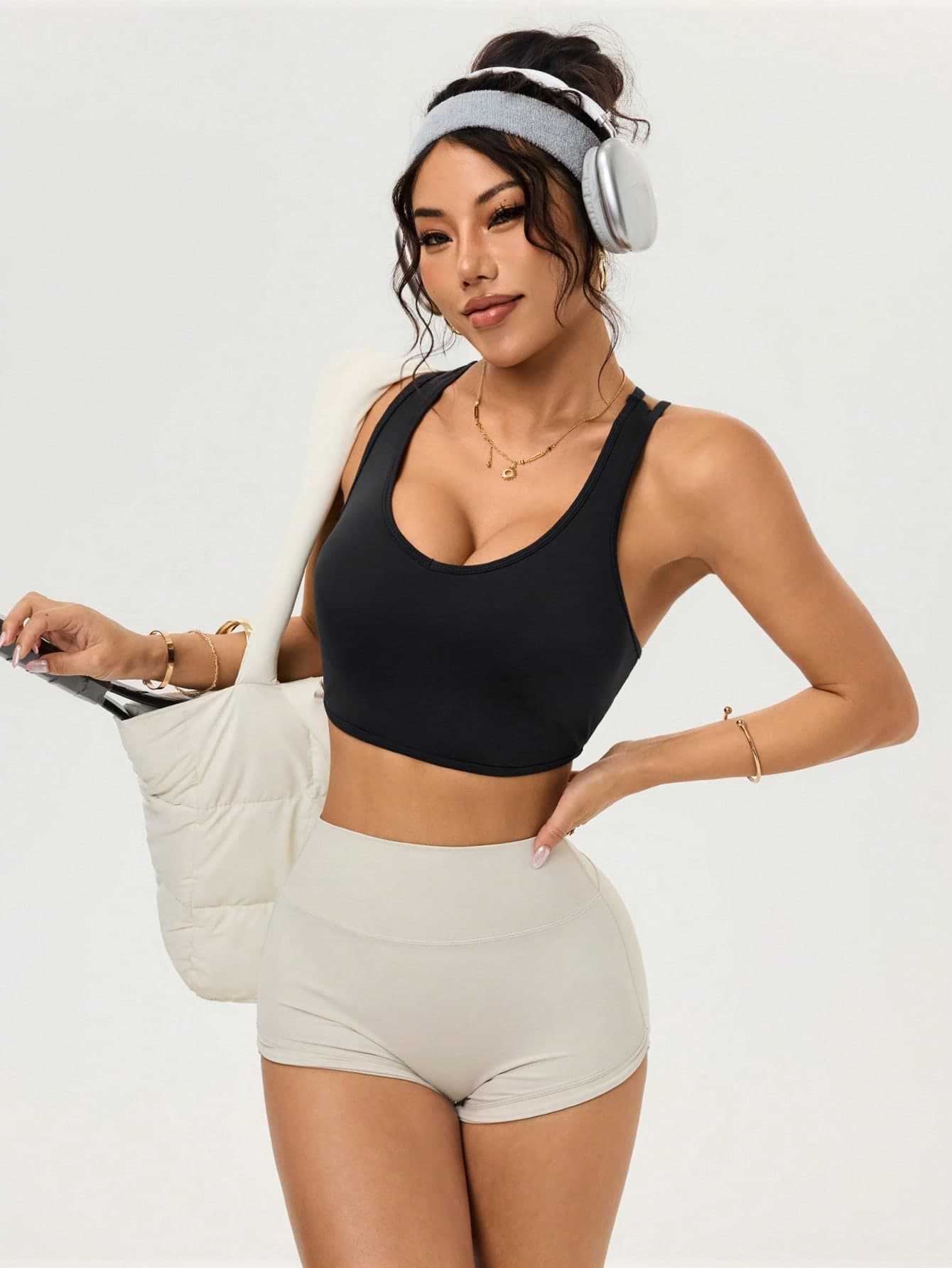 17. Women's sports running and fitness apparel, nude-feel tight-fitting sports bra