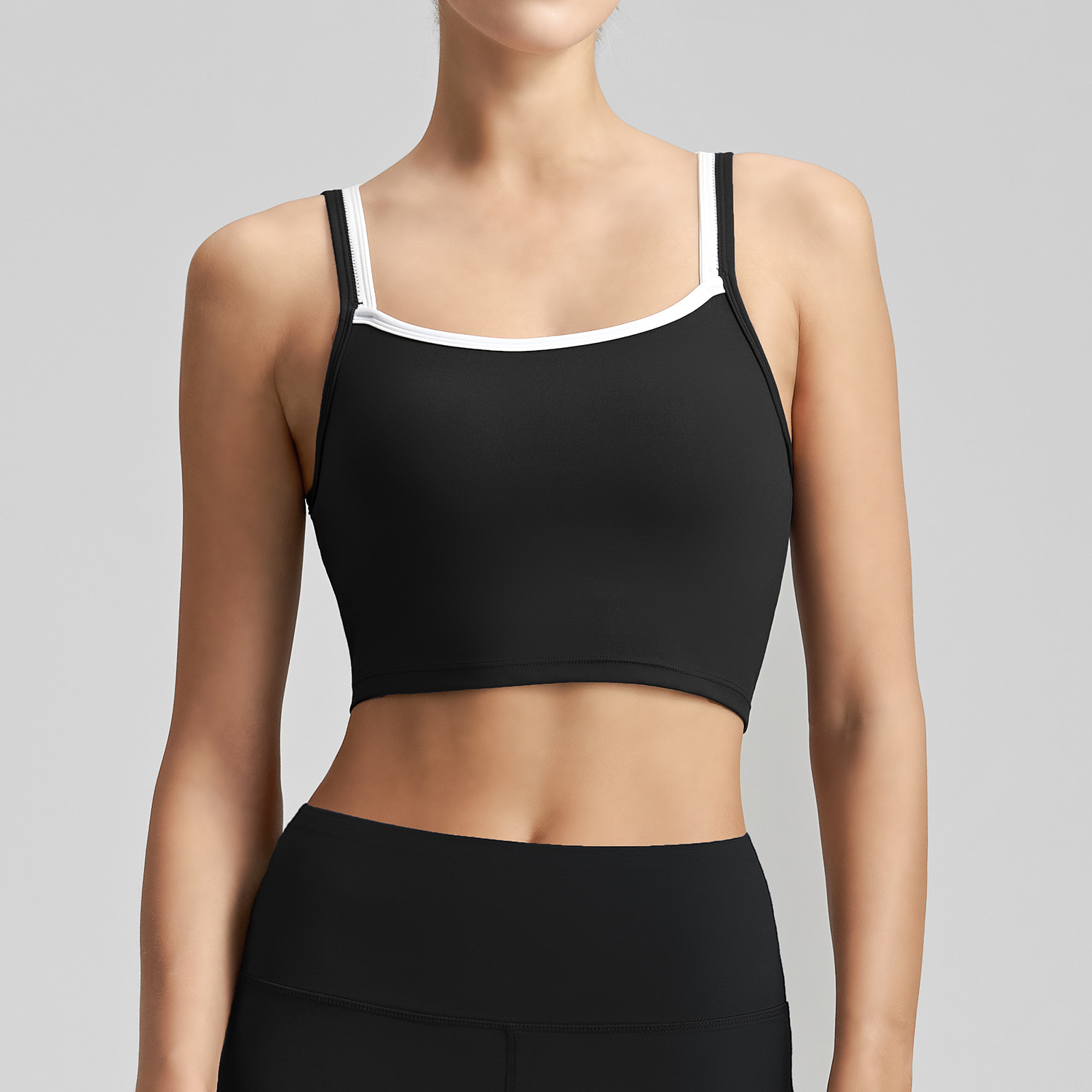 29. Women's sports bra, faux two-piece, fitness yoga camisole, one-piece fixed cup, U-shaped back, beautifully designed for outer wear, thin shoulder straps.