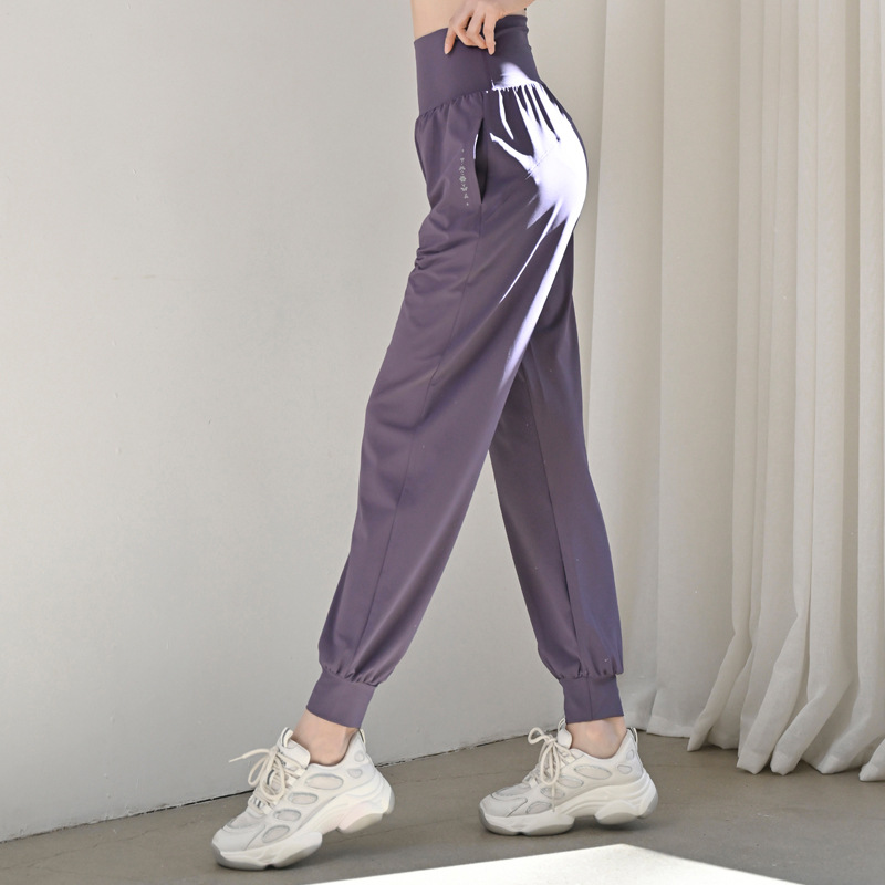 100. Women's athletic long pants, professional running and fashionable yoga wear.