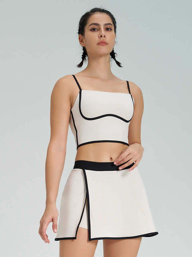 107. Color-blocked quick-drying, shockproof sports bra/vest for fitness.