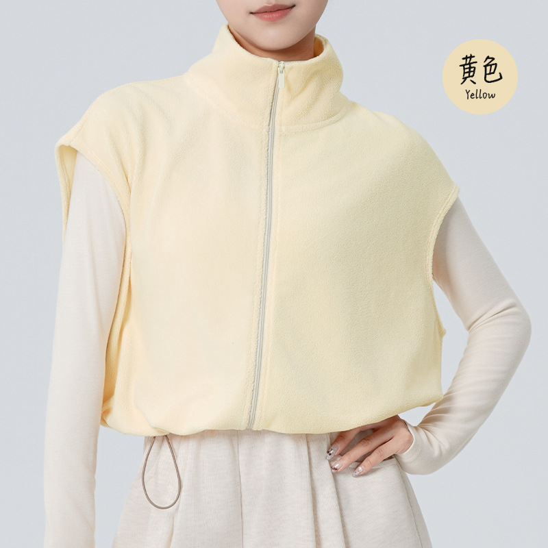 236. Autumn and winter fitness jacket and vest for warmth and protection against the cold.