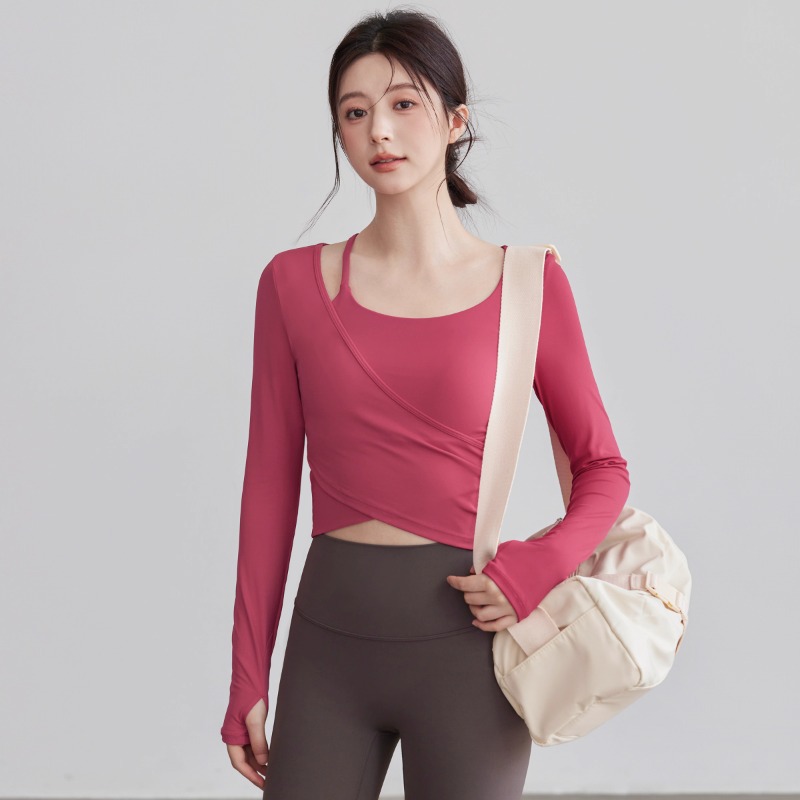 304. Stylish and flattering top with built-in bra pads