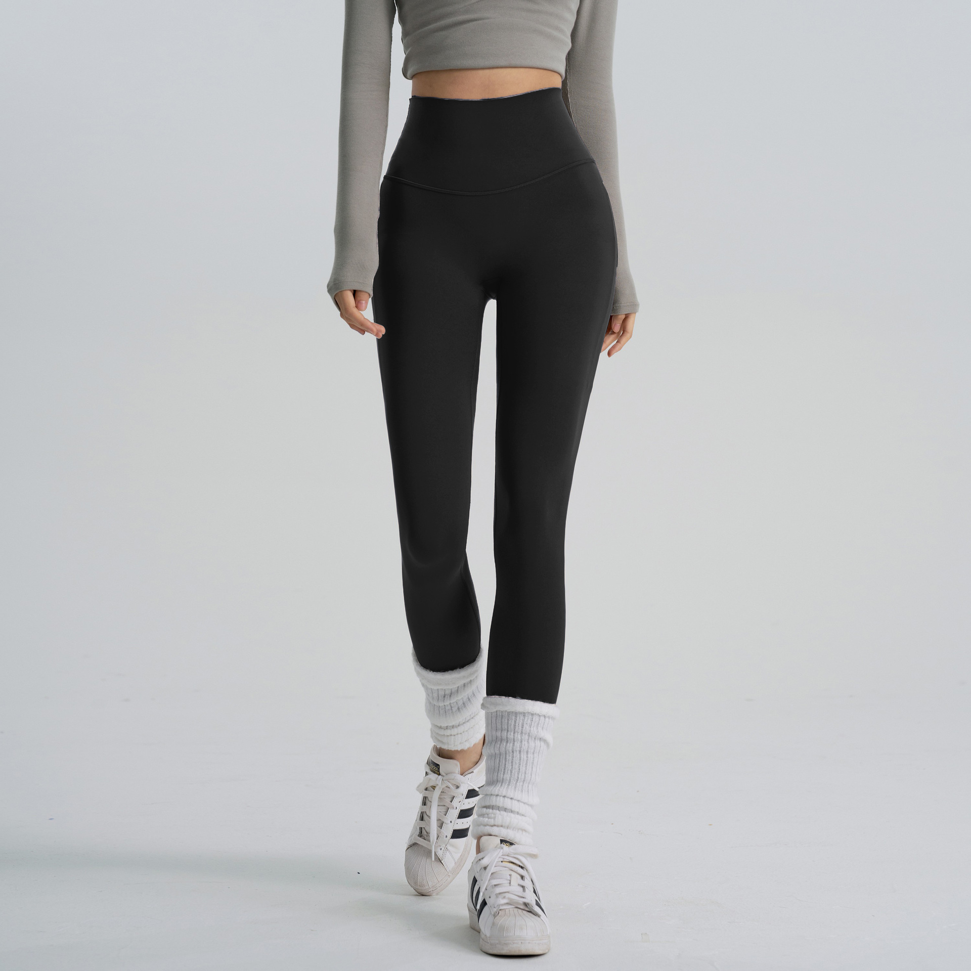 376. Stretchy, Quick-Drying Athletic & Fitness Wear (Tops & Bottoms)