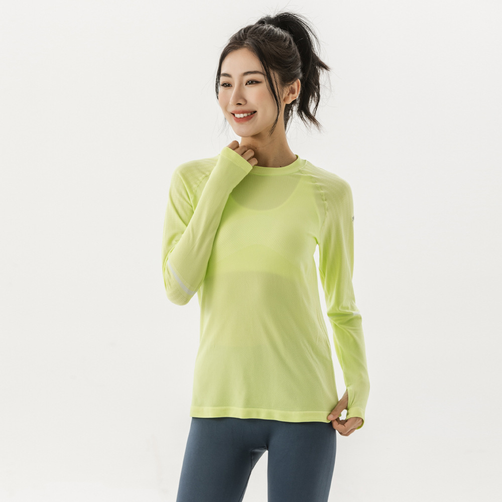 379. Women's Athletic Wear: Highly Breathable and Quick-Wicking
