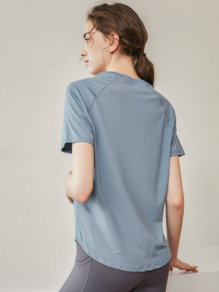 384. Loose-Fit Quick-Drying Sports Top